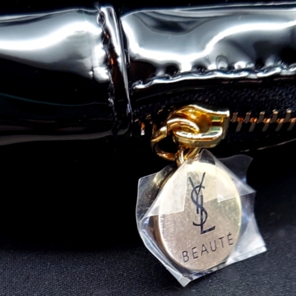 YVES SAINT LAURENT BLACK  PATENT LEATHER CLUTCH COSMETIC  POUCH  NWT - Picture 6 of 6